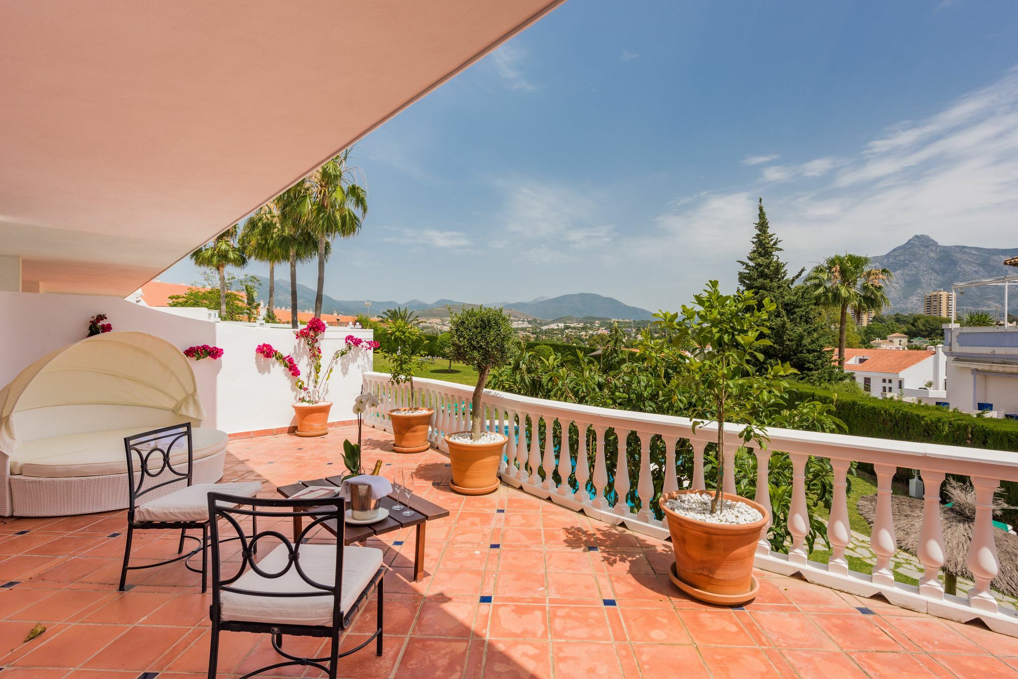 Molo 44 Suites Puerto Banus Marbella Ngoại thất bức ảnh
