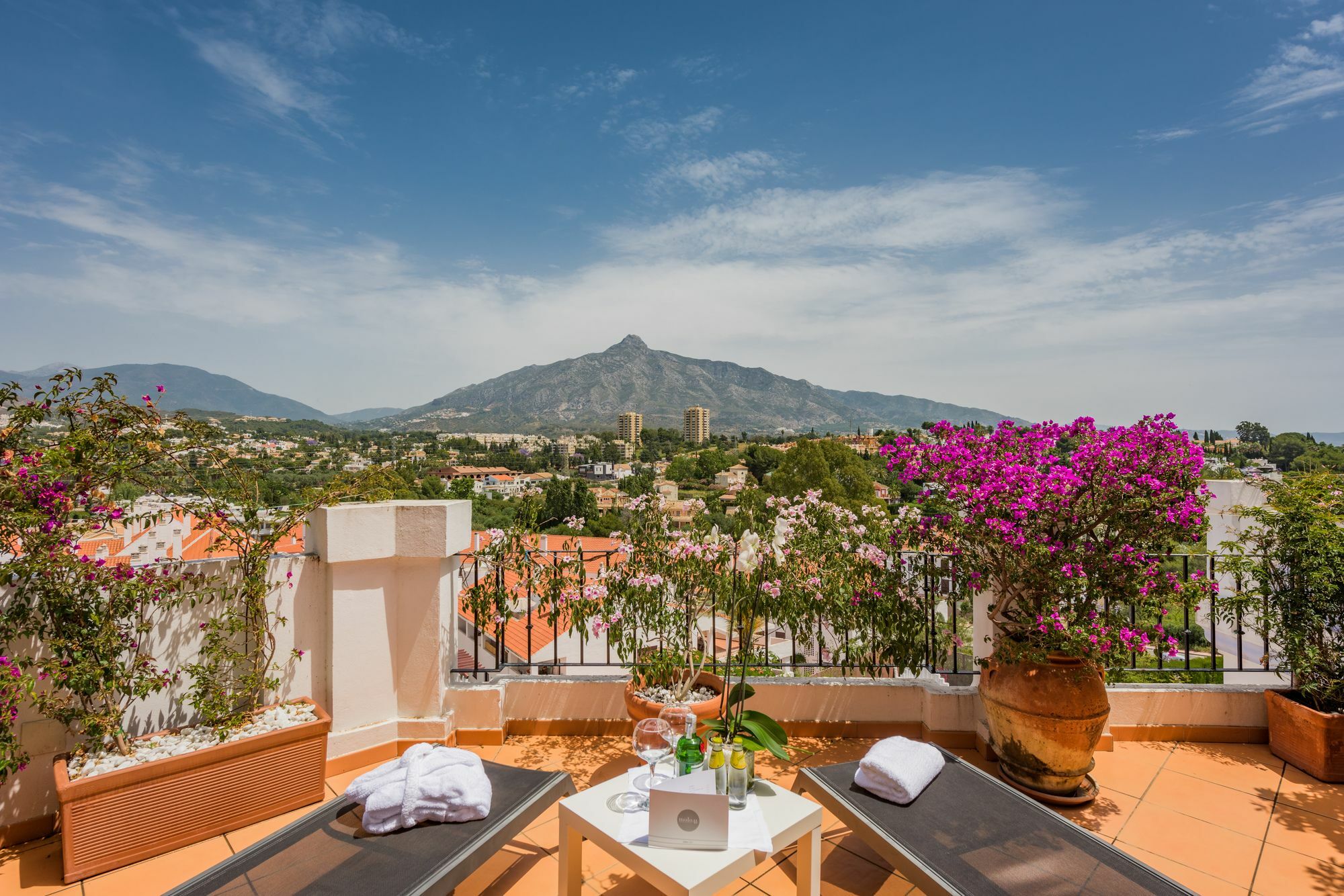 Molo 44 Suites Puerto Banus Marbella Ngoại thất bức ảnh